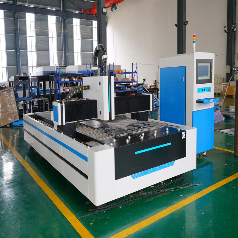 صنعتی دھاتی شیٹ 1-30 ملی میٹر موٹائی کٹر کے لیے فائبر لیزر کاٹنے والی مشین
