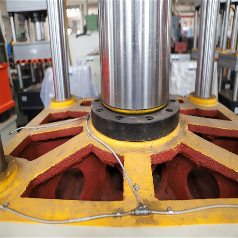 چار کالم ہائیڈرولک پریس مشین 100t کولڈ ایکسٹروژن پریس