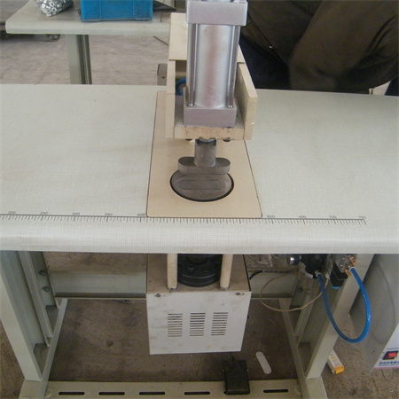 ملٹی فنکشنل چھدرن اور مونڈنے والی مشین چینل اسٹیل کاٹنے والی مشین زاویہ آئرن اینگل اسٹیل کاٹنے والی چھدرن مشین