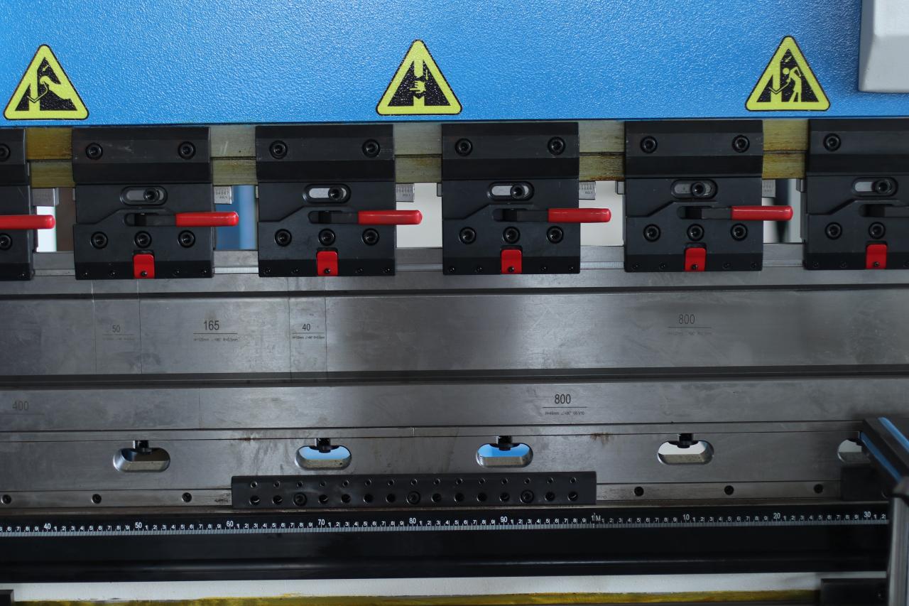 Cnc ہائیڈرولک پریس بریک مشین موڑنے والی سرو الیکٹرک پریس بریک 40T