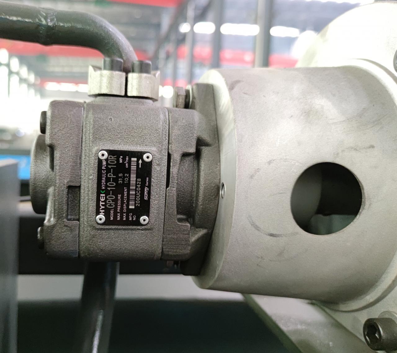 High Quality 3m Press Brake Machine Hydraulic 100 Ton For Sheet Metal Bending شیٹ میٹل موڑنے کے لیے ہائی کوالٹی 3m پریس بریک مشین ہائیڈرولک 100 ٹن