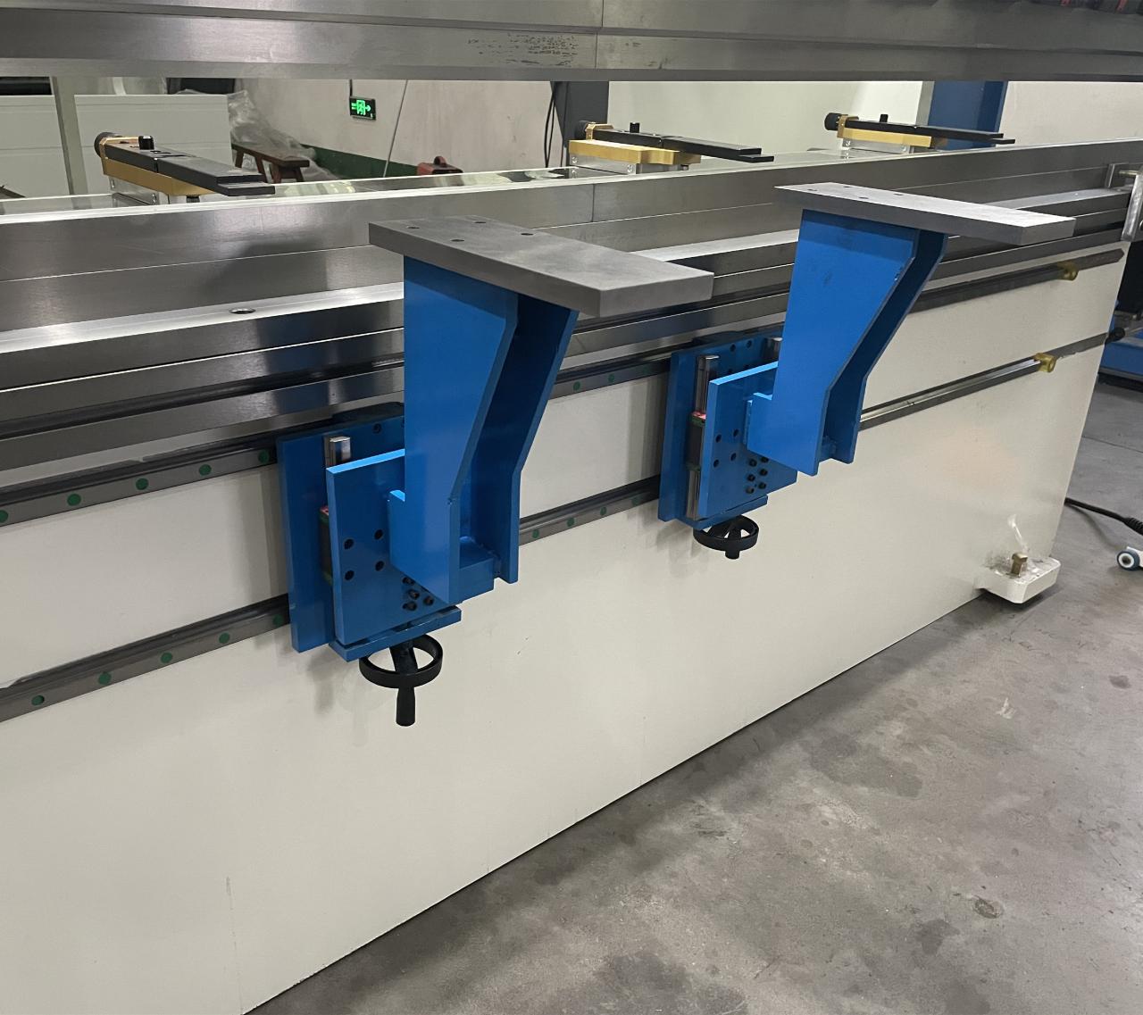 High Quality 3m Press Brake Machine Hydraulic 100 Ton For Sheet Metal Bending شیٹ میٹل موڑنے کے لیے ہائی کوالٹی 3m پریس بریک مشین ہائیڈرولک 100 ٹن