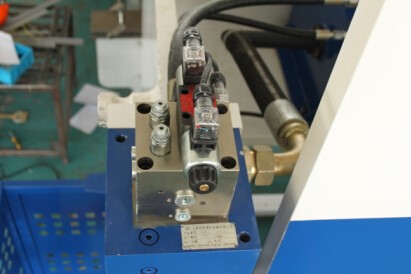 Wc67yk 80 100 160 200 Ton 3200mm E21 Nc Sheet Metal Oil Hydraulic Press Brake Price Wc67yk 80 100 160 200 ٹن 3200mm E21 Nc شیٹ میٹل آئل ہائیڈرولک پریس بریک کی قیمت